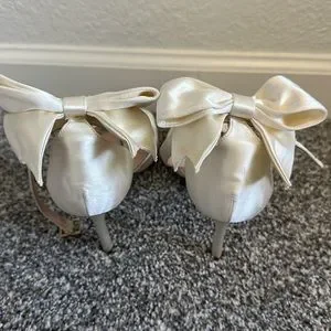 Kate Spade Izzie Heels Size 8.5 Ivory